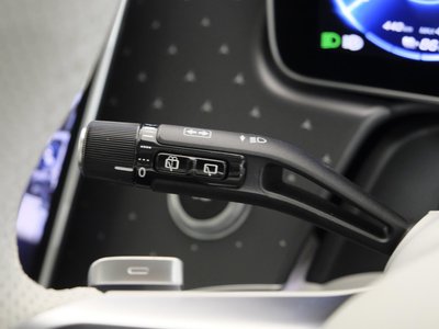 2025 Mercedes-BENZ EQE 缩略图 11