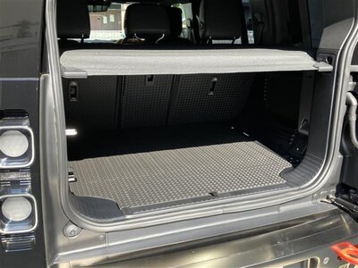 LAND ROVER DEFENDER - 9