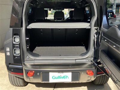 LAND ROVER DEFENDER - 10