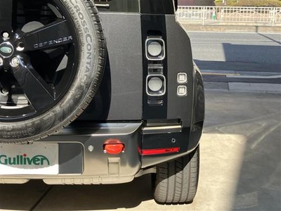 LAND ROVER DEFENDER - 7