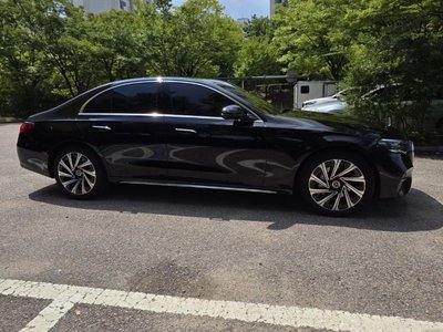2025 Mercedes-BENZ E-CLASS 照片 3