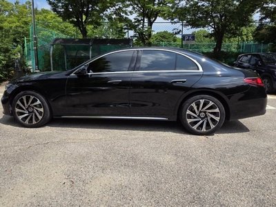 2025 Mercedes-BENZ E-CLASS 照片 2