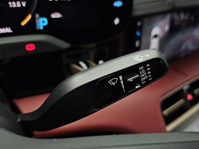 2023 Porsche TAYCAN — миниатюра 37