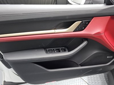 2023 Porsche TAYCAN — миниатюра 14