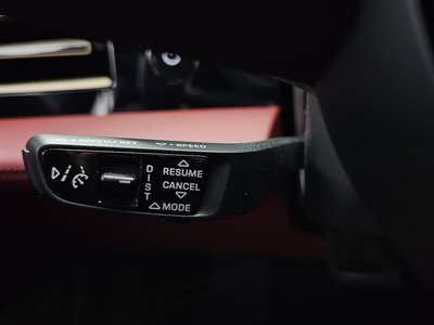 2023 Porsche TAYCAN — миниатюра 32