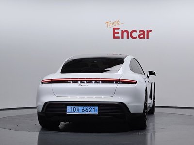 صورة 3 لـ 2023 Porsche TAYCAN