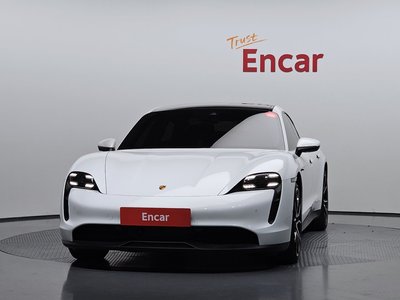 صورة 2 لـ 2023 Porsche TAYCAN