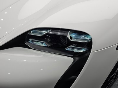 صورة 9 لـ 2023 Porsche TAYCAN