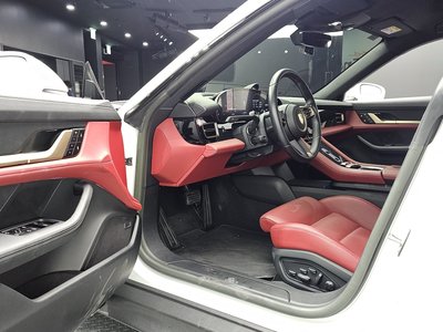 2023 Porsche TAYCAN — миниатюра 13