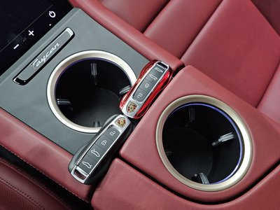 2023 Porsche TAYCAN — миниатюра 26