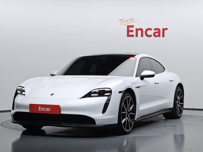 صورة 1 لـ 2023 Porsche TAYCAN