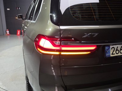 BMW X7 - 10