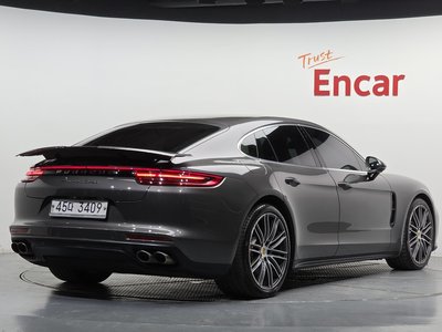 PORSCHE PANAMERA - 5