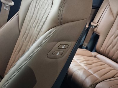 2023 Genesis GV70 — миниатюра 27