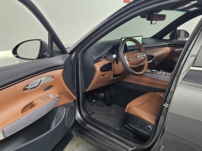 2023 Genesis GV70 — миниатюра 16