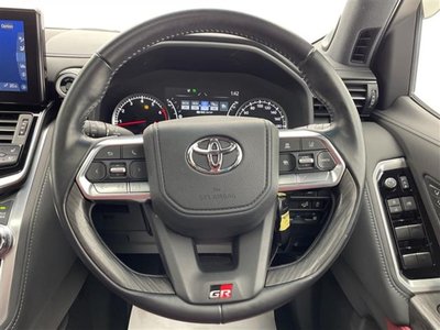 TOYOTA LAND CRUISER 300 - 9