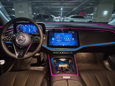 MERCEDES-BENZ E-CLASS - 8