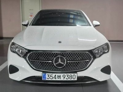 MERCEDES-BENZ E-CLASS - 1