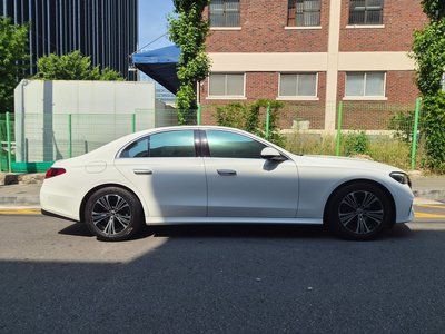 MERCEDES-BENZ E-CLASS - 10