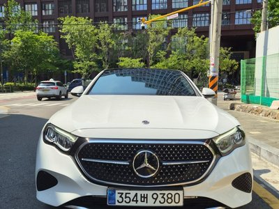 MERCEDES-BENZ E-CLASS - 2
