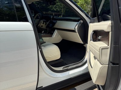 2023 LAND Rover RANGE ROVER thumbnail 2