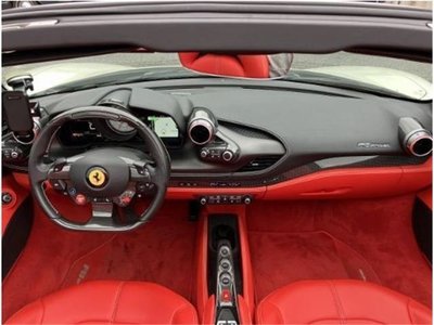 FERRARI F8 - 3