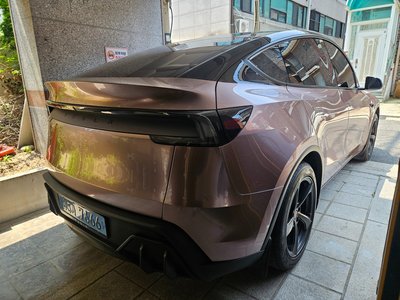 TESLA MODEL Y - 2
