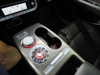 صورة مصغرة 13 لـ 2022 Genesis GV60