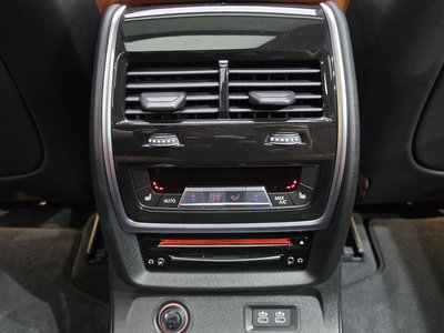 2021 BMW X7 — миниатюра 35
