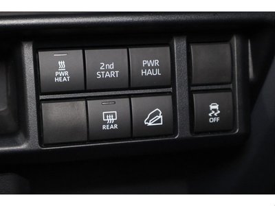2024 Toyota LAND CRUISER 70 — миниатюра 14