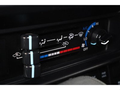 2024 Toyota LAND CRUISER 70 — миниатюра 12