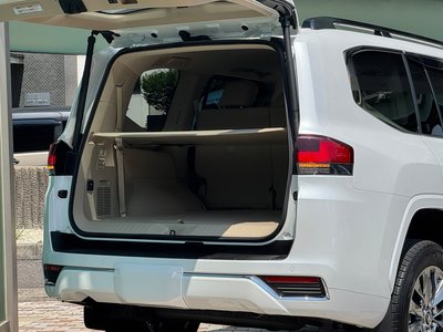 2026 Toyota LAND CRUISER 300 thumbnail 31