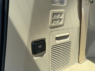 2026 Toyota LAND CRUISER 300 thumbnail 34