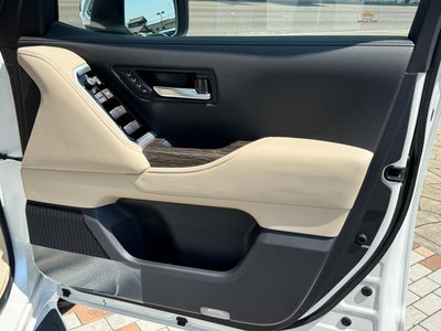 2026 Toyota LAND CRUISER 300 thumbnail 37