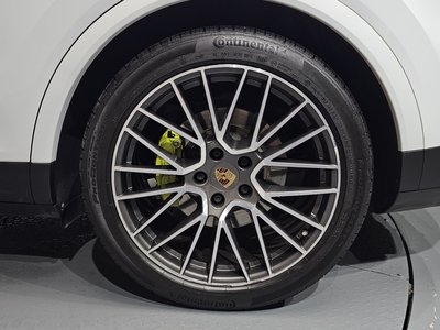 PORSCHE CAYENNE - 8