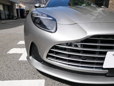 ASTON MARTIN DB12 - 5