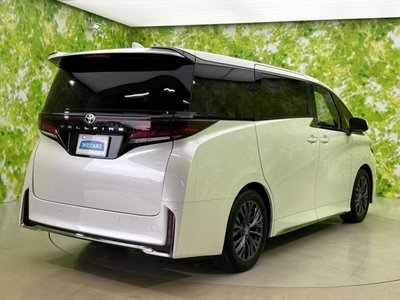2025 Toyota VELLFIRE photo 3