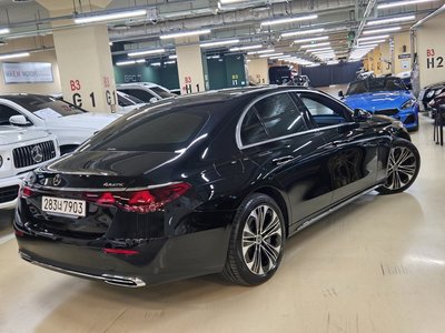 MERCEDES-BENZ E-CLASS - 8