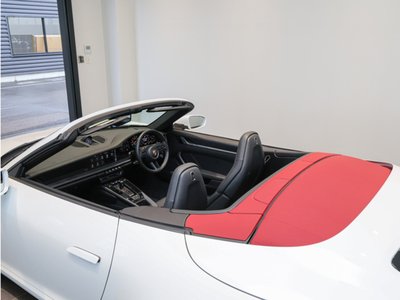 PORSCHE 911 CABRIOLET - 10