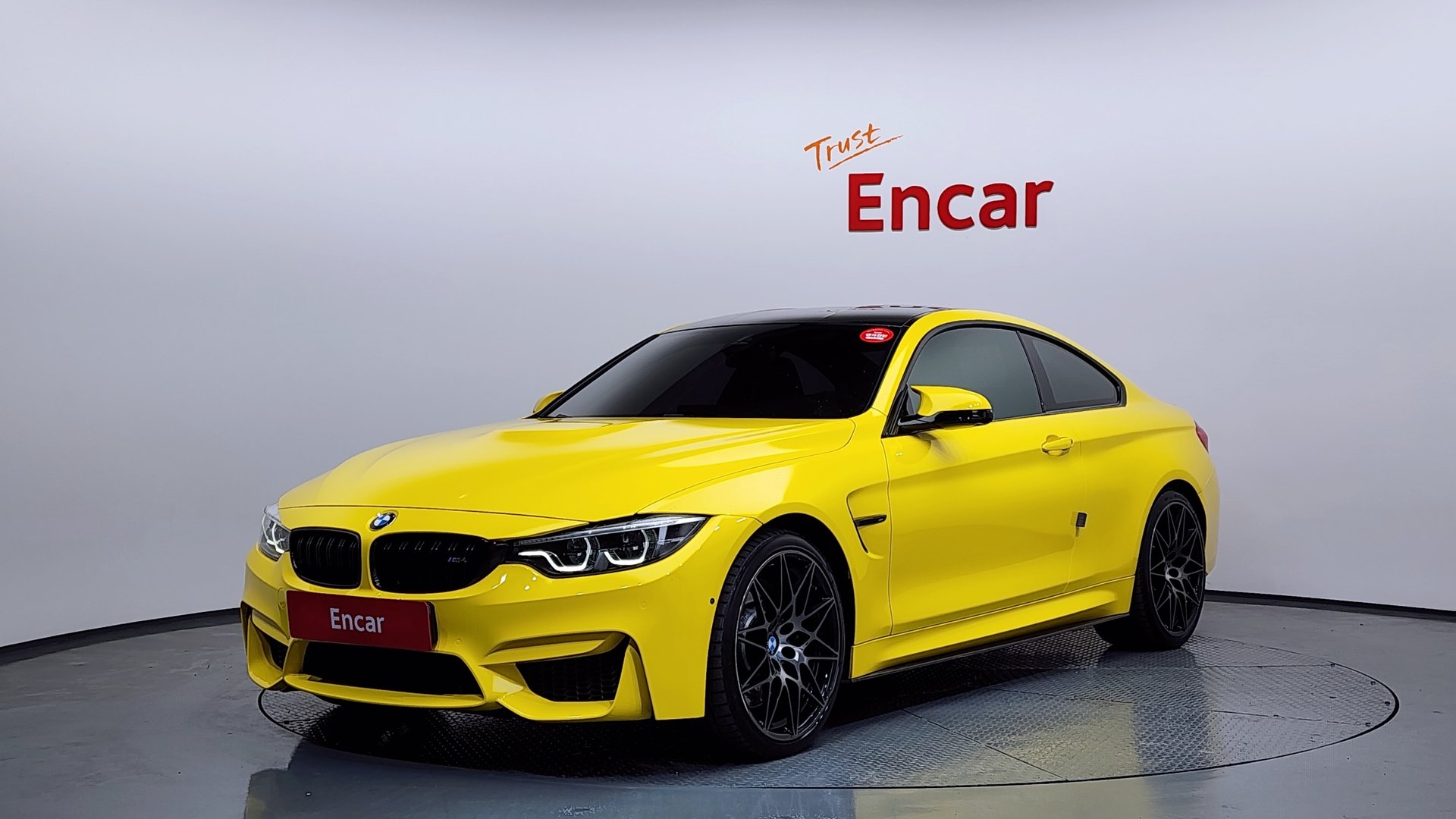 BMW M4 - View 1