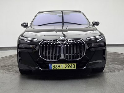 BMW 7 SERIES - 2