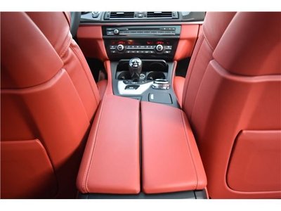 2013 BMW M5 — миниатюра 70