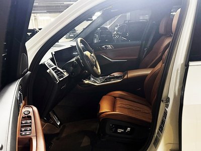صورة 10 لـ 2025 BMW X7