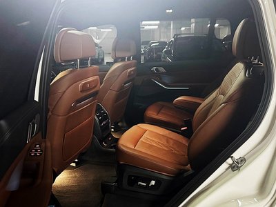 2025 BMW X7 — миниатюра 11