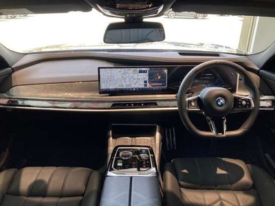2025 BMW I7 缩略图 29