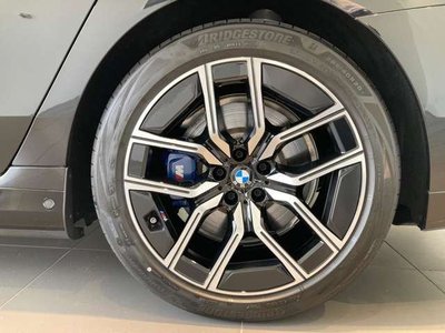 BMW I7 - 8