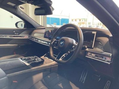 2025 BMW I7 缩略图 15