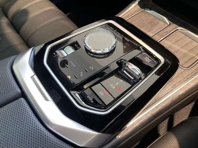 2025 BMW I7 缩略图 33