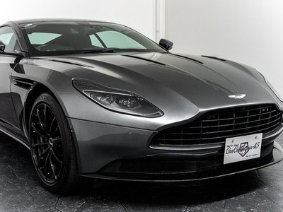 صورة 15 لـ 2019 Aston Martin DB11