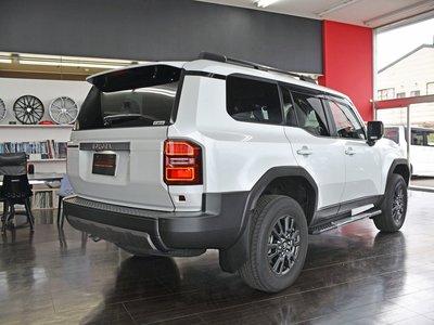 TOYOTA LAND CRUISER 250 - 7